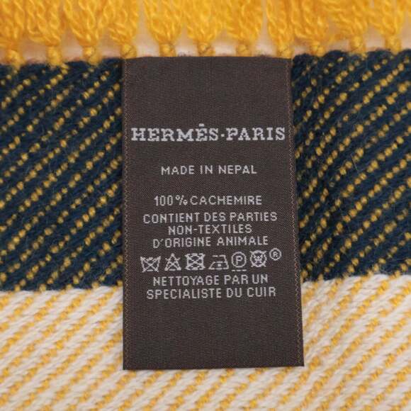 HERMES Cream Scarf - Picture 5 of 7